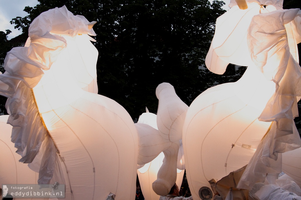 2016-07-08 Compagnie des Quidams - FierS a Cheval 010